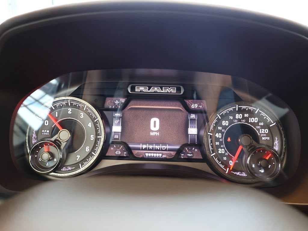 2019 RAM 1500 Longhorn Crew Cab 4x4 5'7" Box