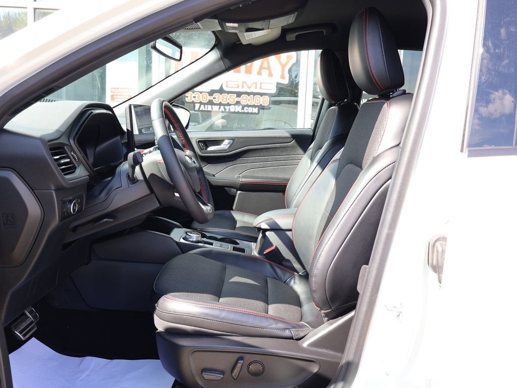 2023 Ford Escape ST-Line Elite