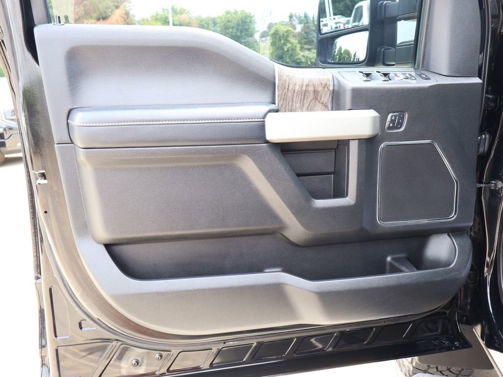 2017 Ford Super Duty F-250 SRW Lariat