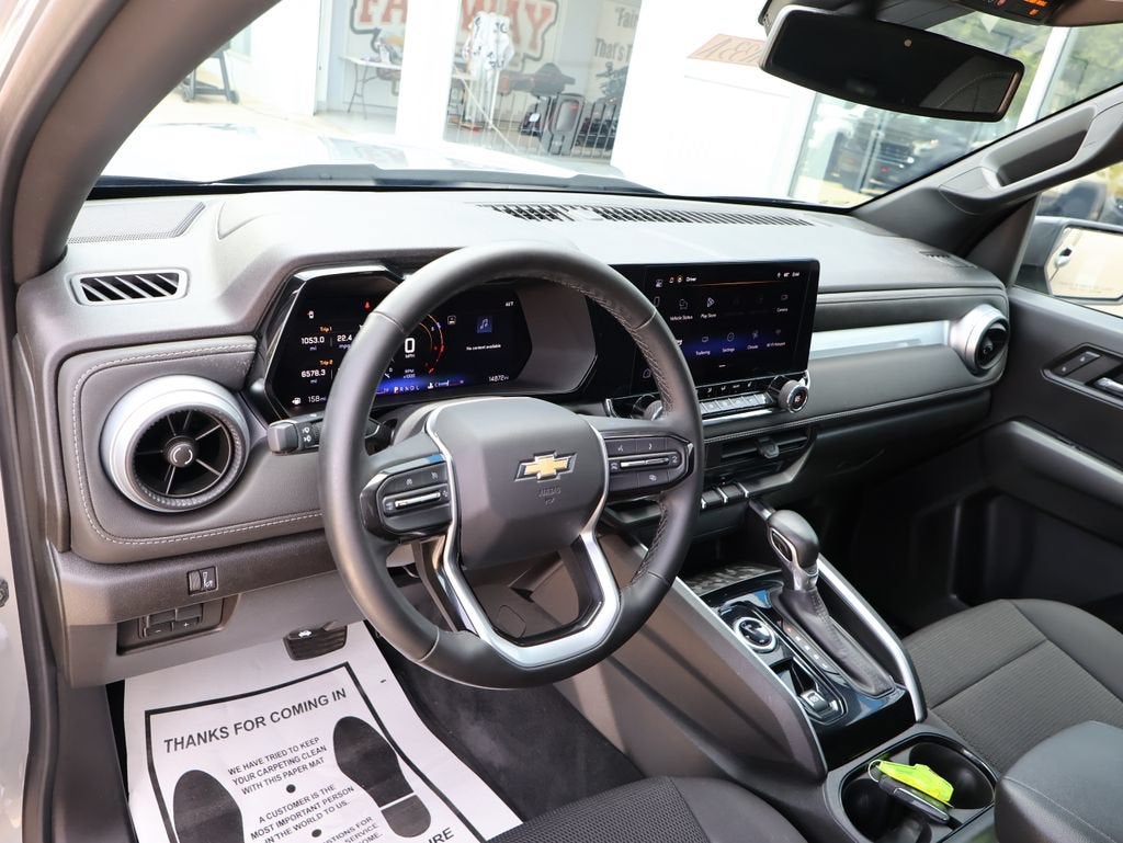 2025 Chevrolet Colorado WT/LT