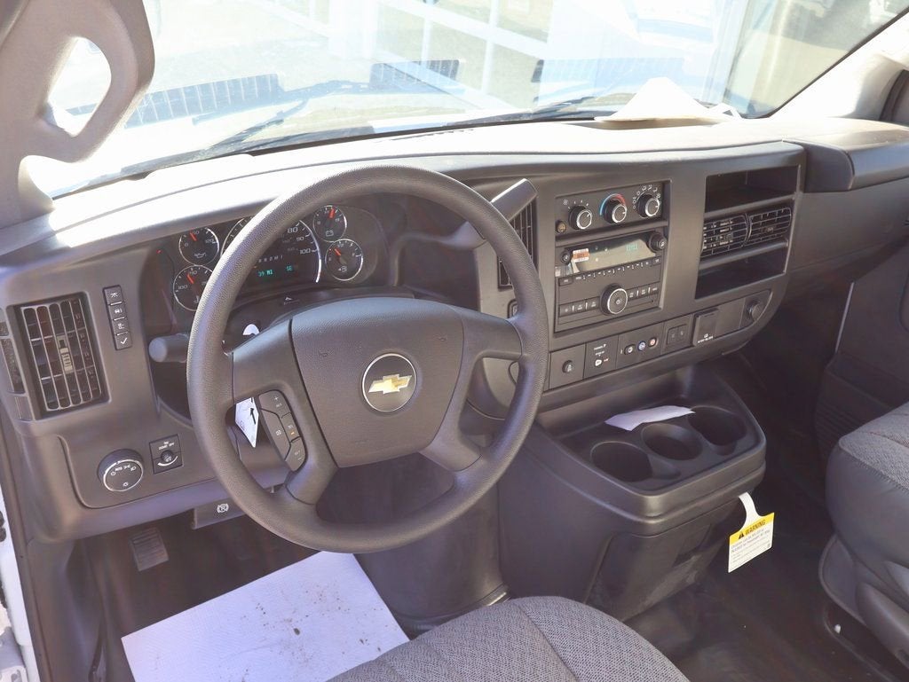 2025 Chevrolet Express Cargo WT