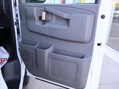 2025 Chevrolet Express Cargo WT