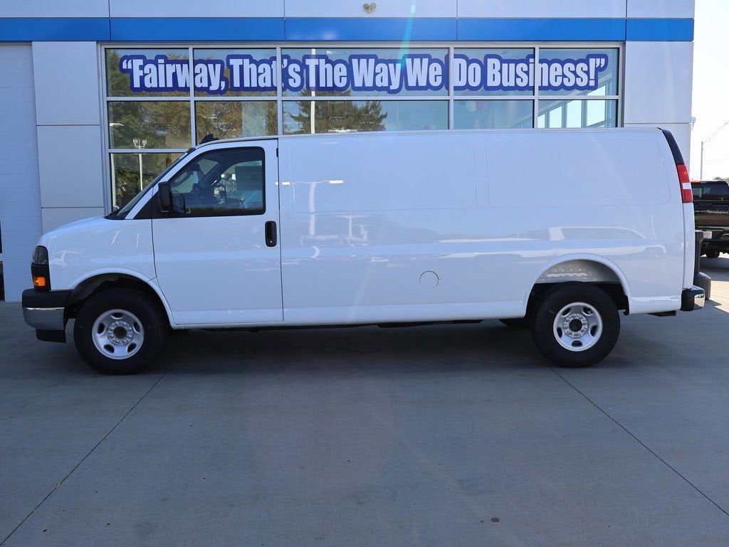 2025 Chevrolet Express Cargo WT