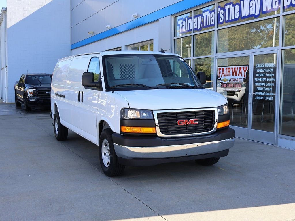2025 Chevrolet Express Cargo WT