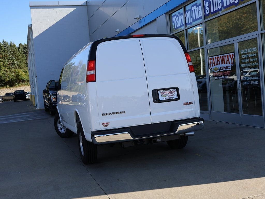2025 Chevrolet Express Cargo WT