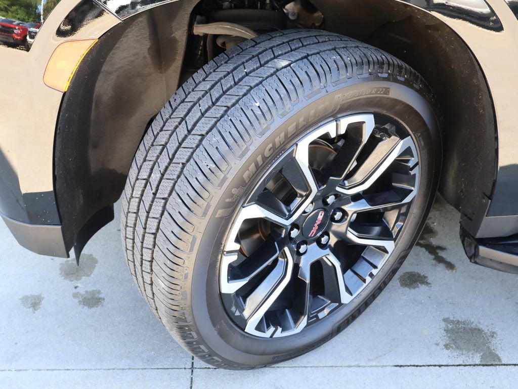 2023 GMC Yukon SLT