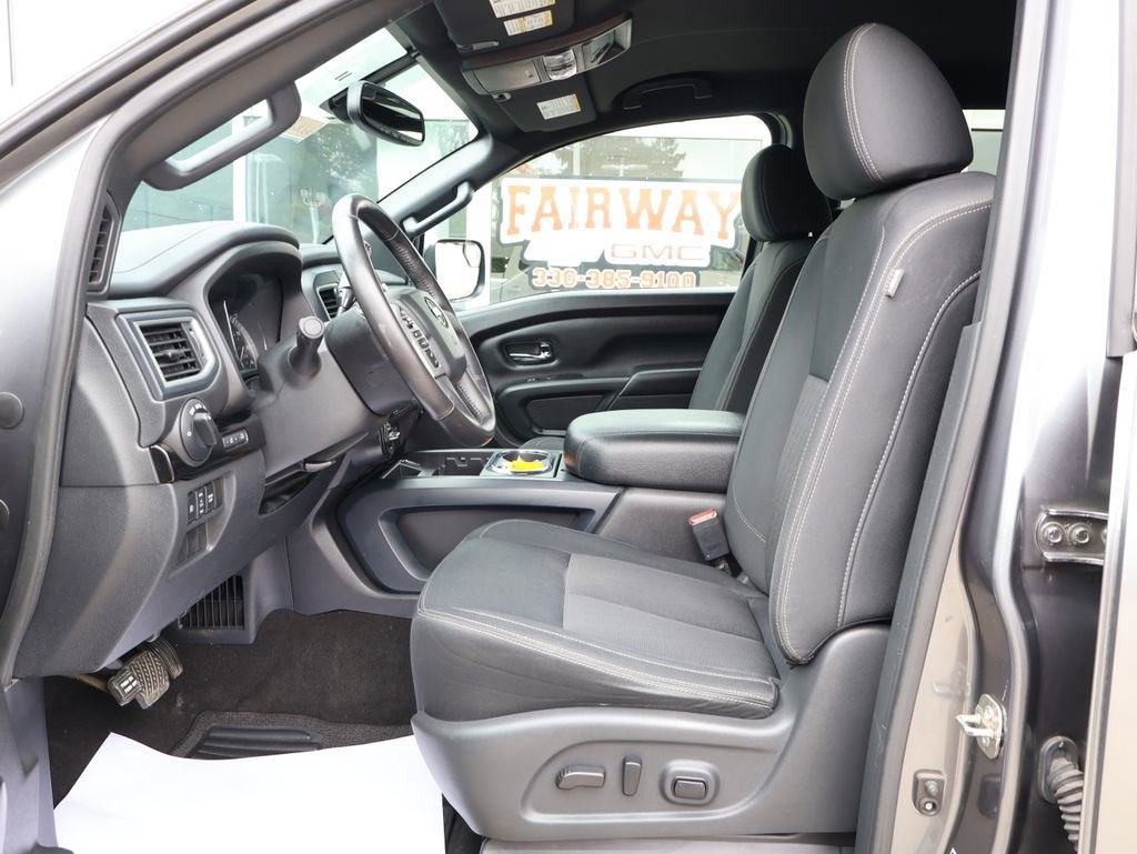2019 Nissan TITAN SV