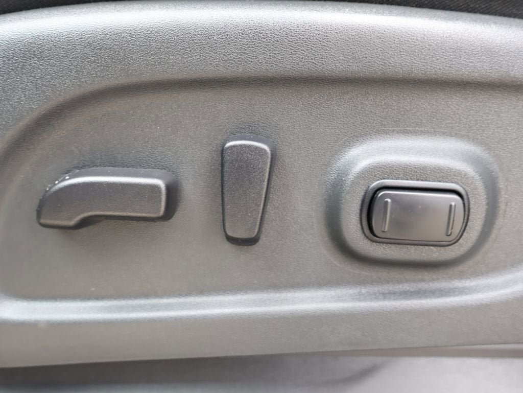 2019 Nissan TITAN SV