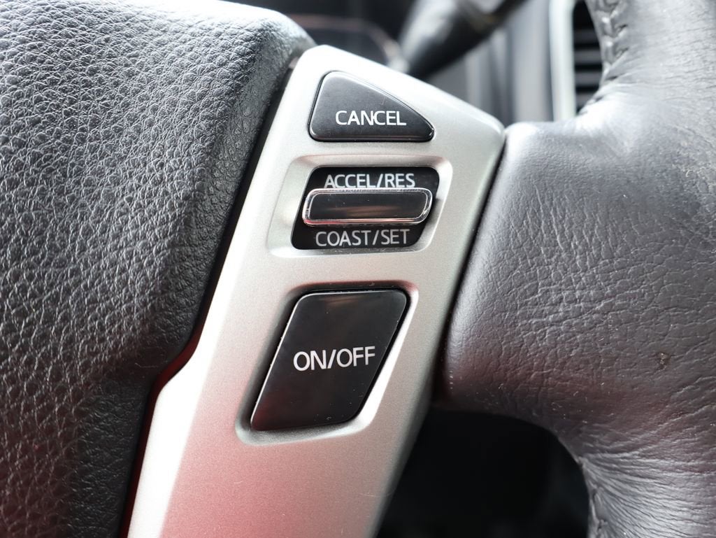 2019 Nissan TITAN SV