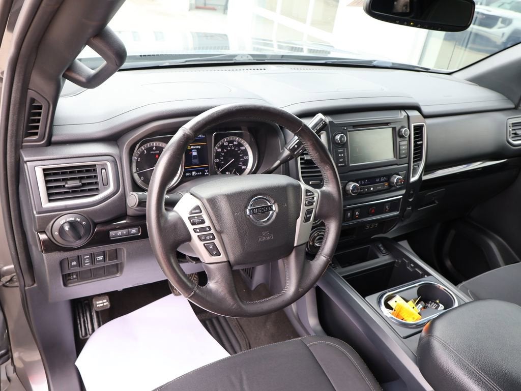 2019 Nissan TITAN SV