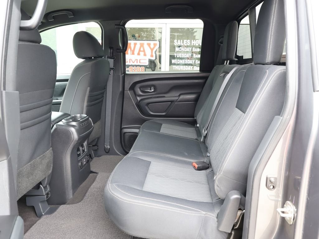 2019 Nissan TITAN SV