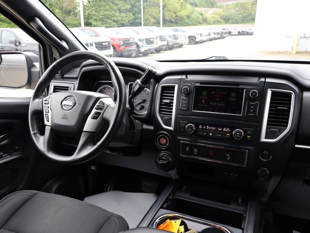 2019 Nissan TITAN SV