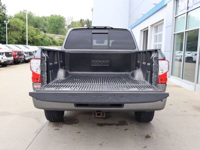 2019 Nissan TITAN SV