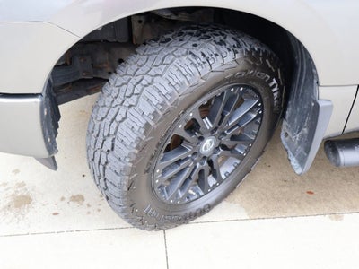 2019 Nissan TITAN SV