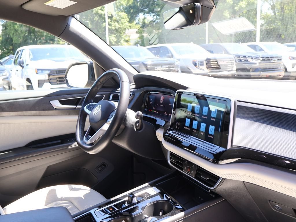 2024 Volkswagen Atlas Cross Sport 2.0T SEL Premium R-Line