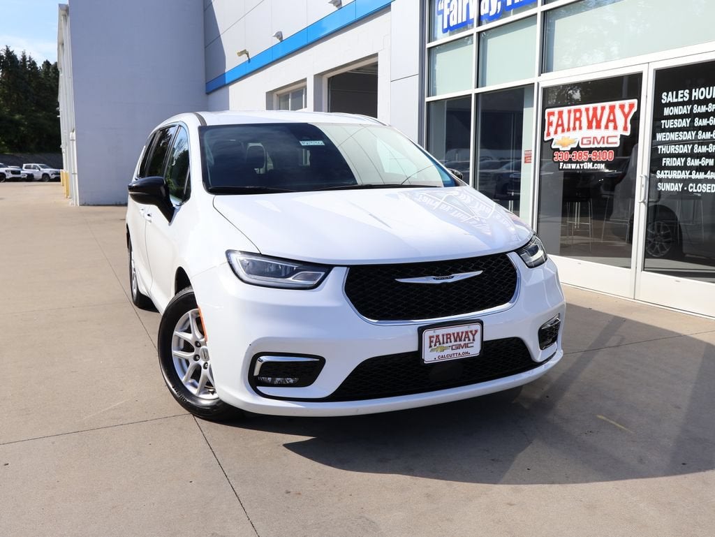 2024 Chrysler Pacifica Touring L