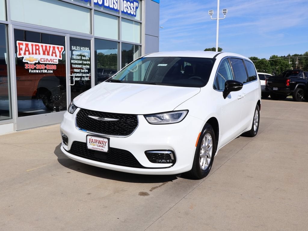2024 Chrysler Pacifica Touring L