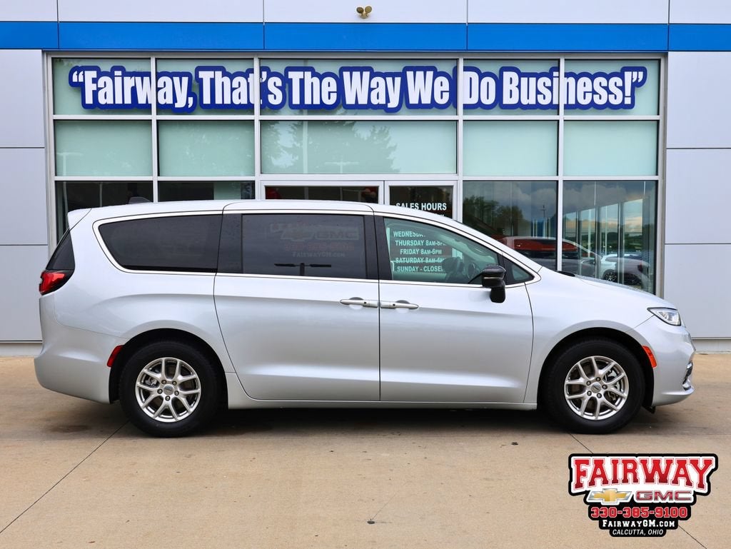 2024 Chrysler Pacifica Touring L