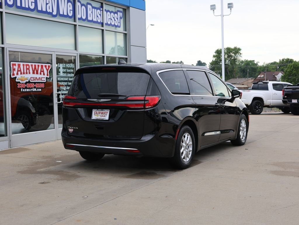 2024 Chrysler Pacifica Touring L
