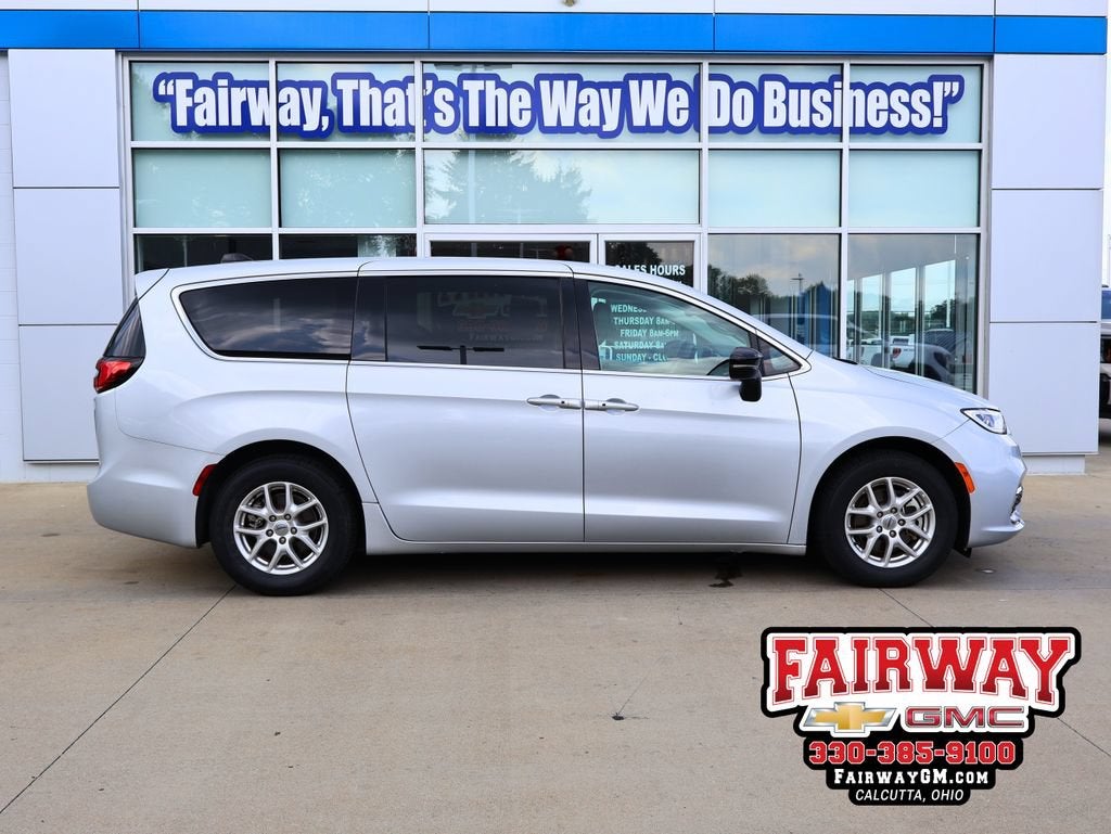 2024 Chrysler Pacifica Touring L