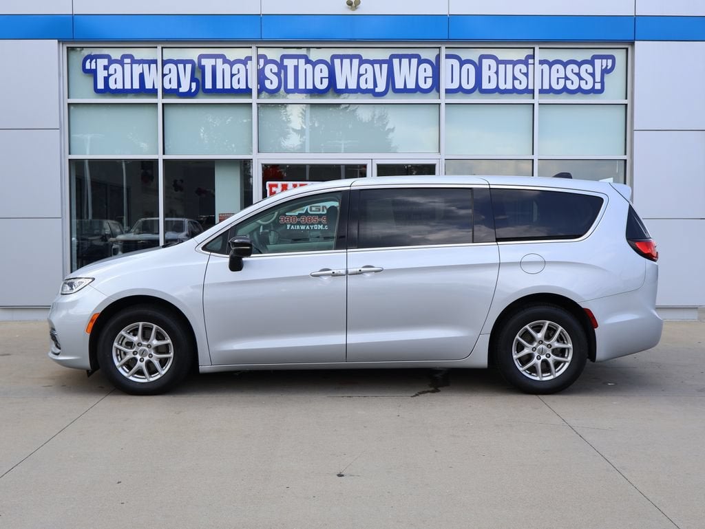 2024 Chrysler Pacifica Touring L