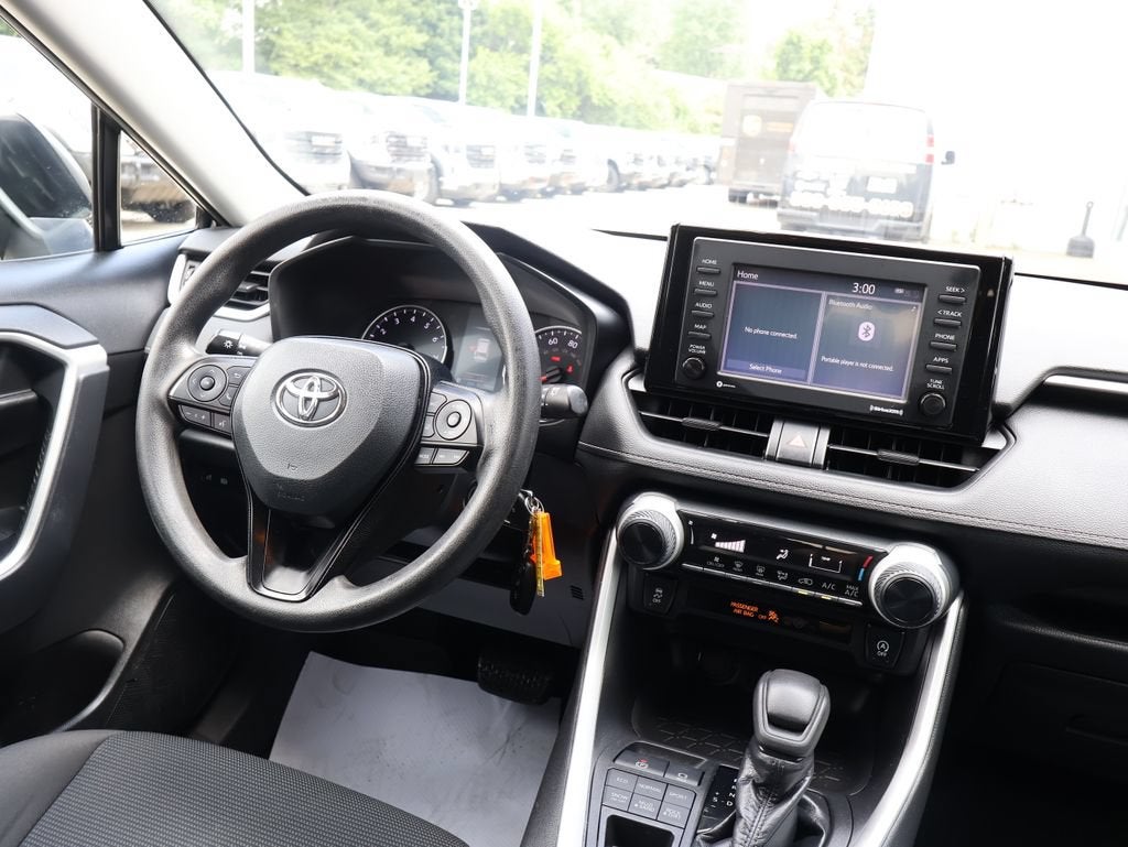 2020 Toyota RAV4 LE