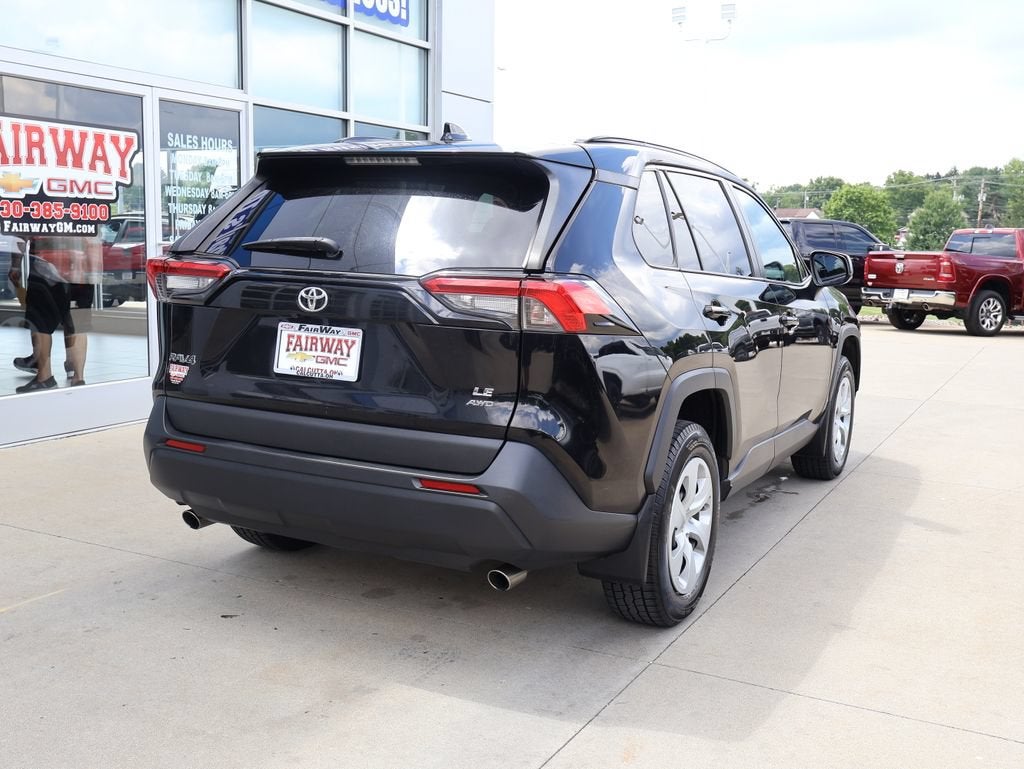 2020 Toyota RAV4 LE