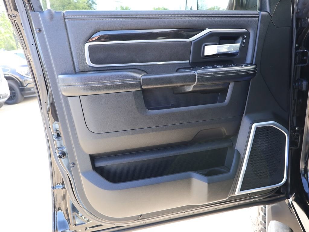 2021 RAM 3500 Laramie Crew Cab 4x4 8' Box