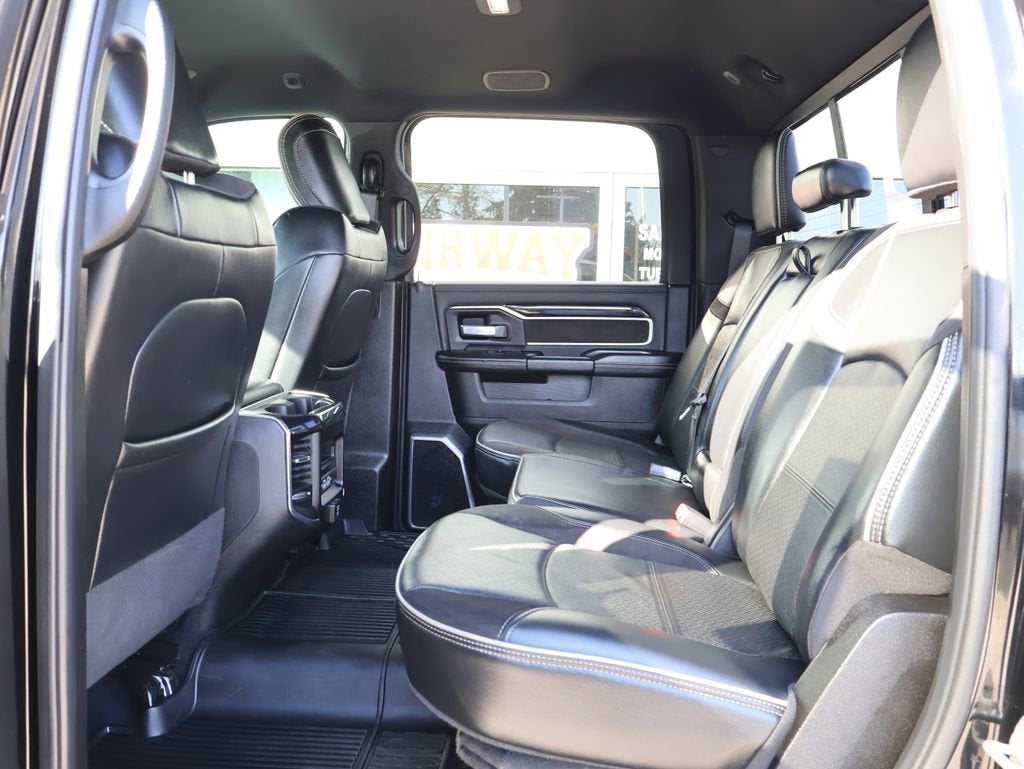 2021 RAM 3500 Laramie Crew Cab 4x4 8' Box