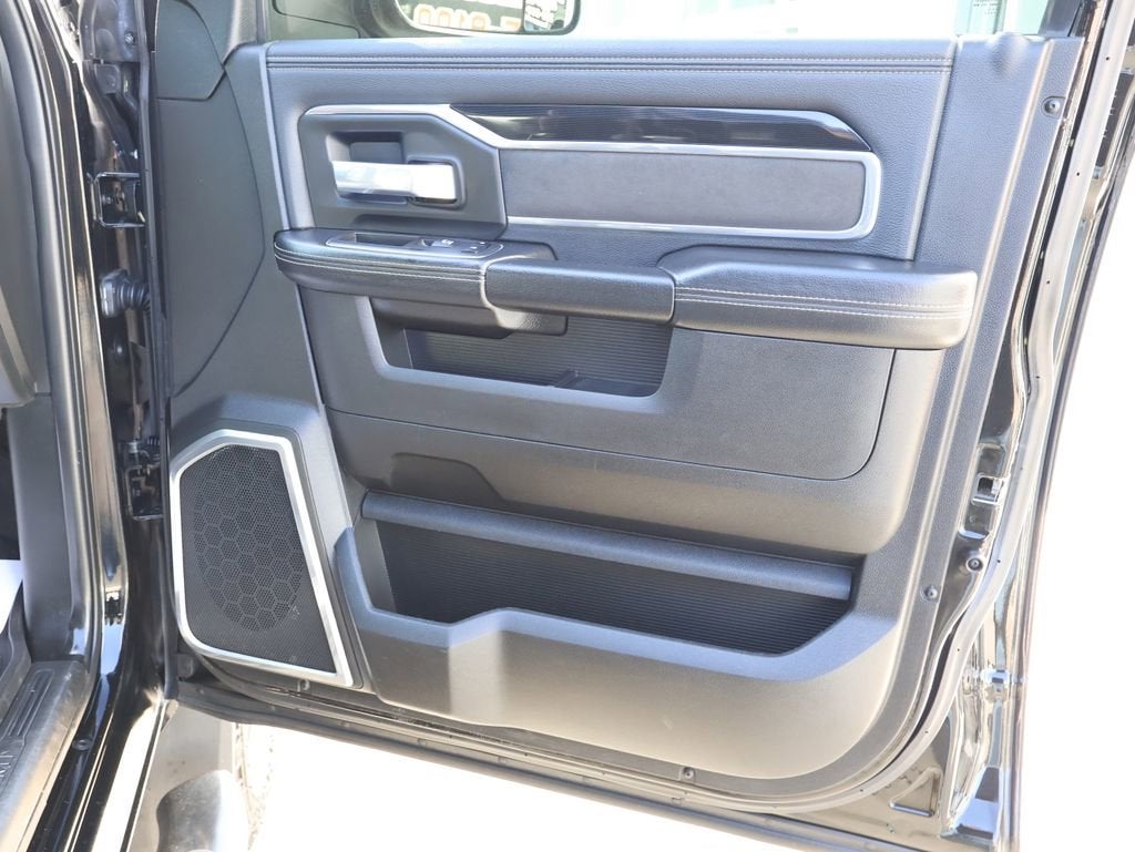 2021 RAM 3500 Laramie Crew Cab 4x4 8' Box