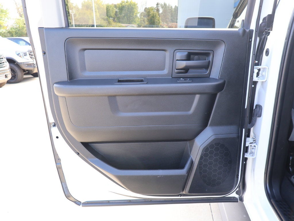 2018 RAM 2500 Tradesman Crew Cab 4x4 6'4" Box