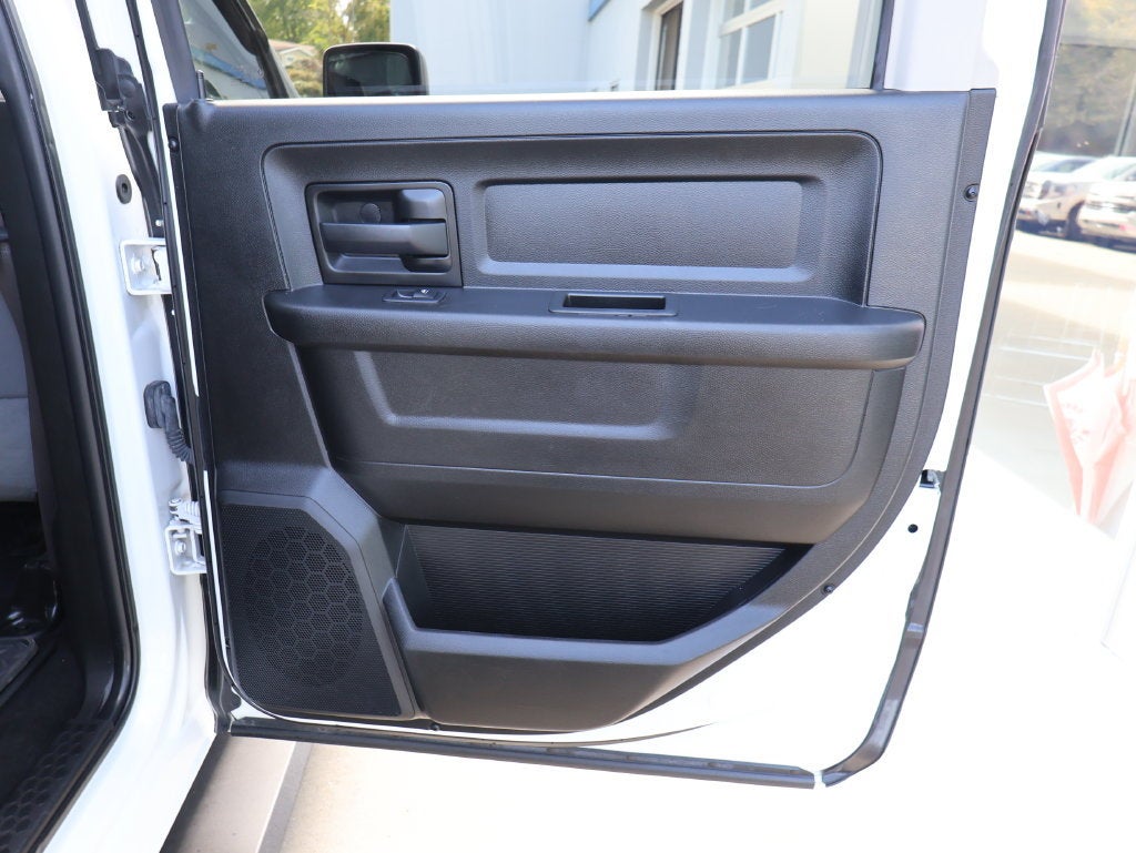 2018 RAM 2500 Tradesman Crew Cab 4x4 6'4" Box