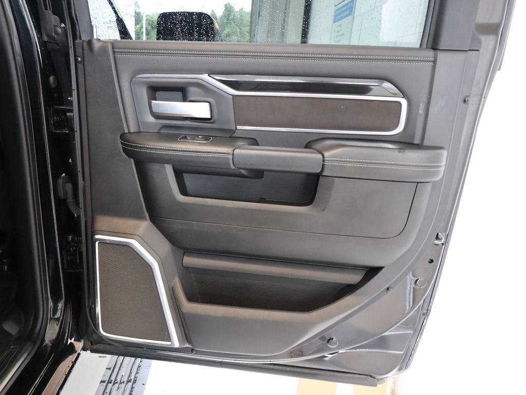 2022 RAM 2500 Laramie Crew Cab 4x4 6'4" Box