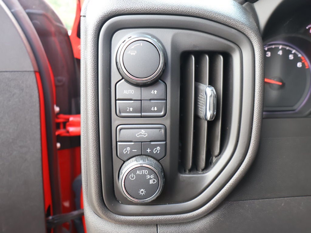 2024 Chevrolet Silverado 1500 Custom Trail Boss