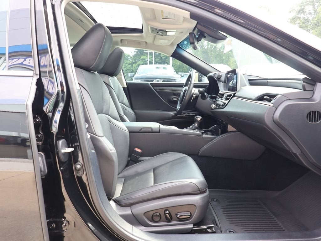 2022 Lexus ES 300h ES 300h