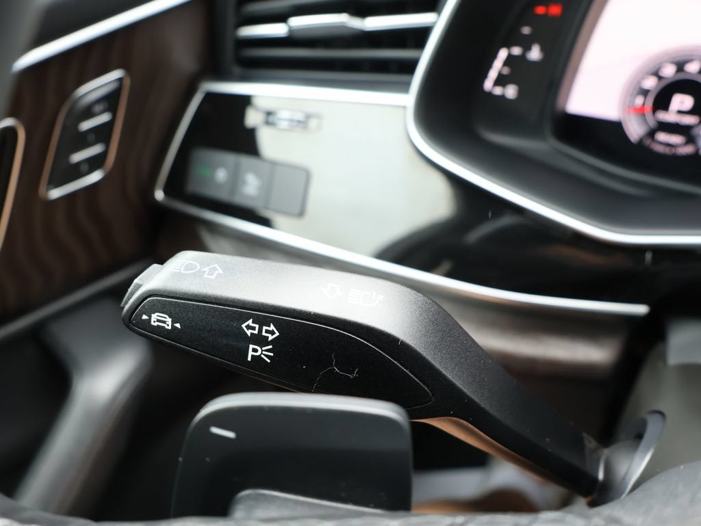 2021 Audi Q7 Premium Plus 55 TFSI quattro Tiptronic