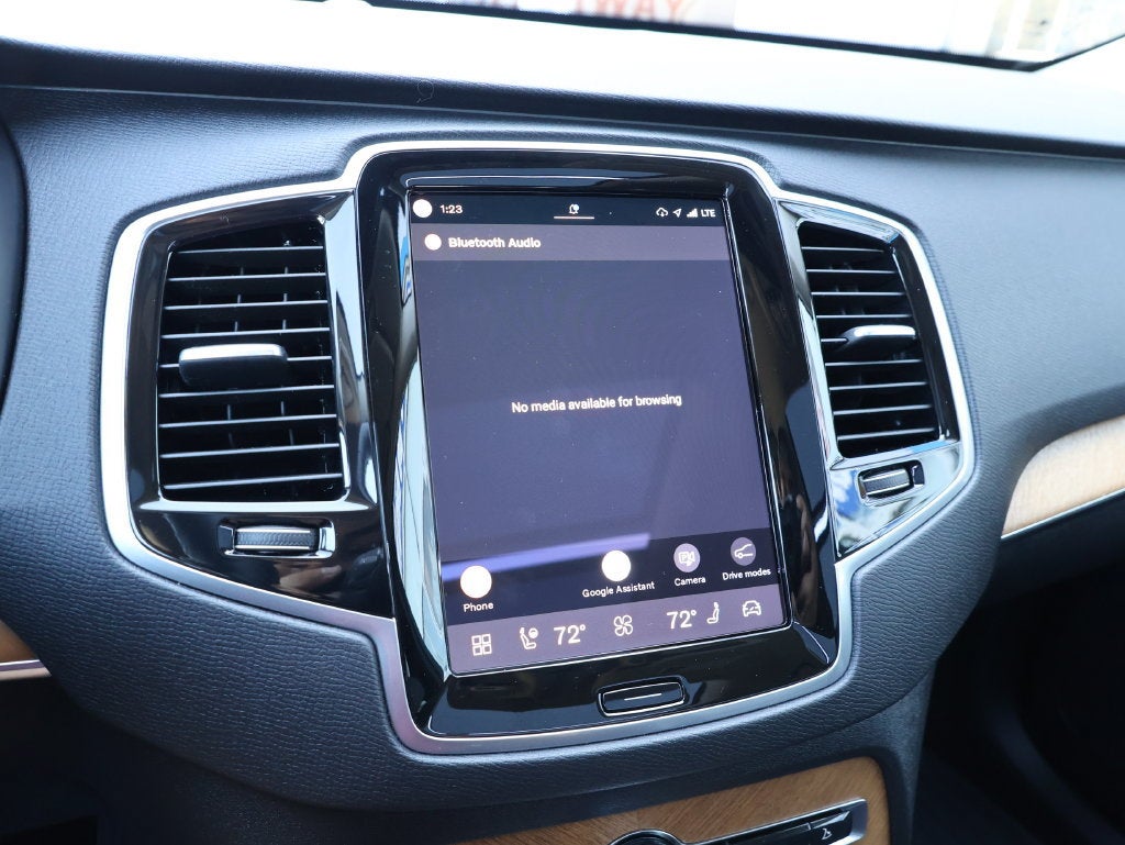 2024 Volvo XC90 Plus Bright Theme