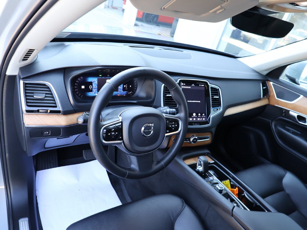 2024 Volvo XC90 Plus Bright Theme