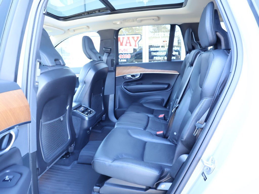 2024 Volvo XC90 Plus Bright Theme