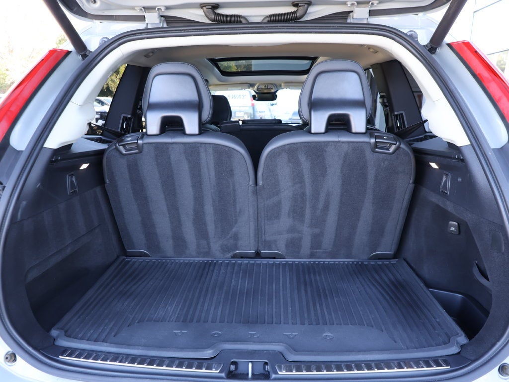 2024 Volvo XC90 Plus Bright Theme