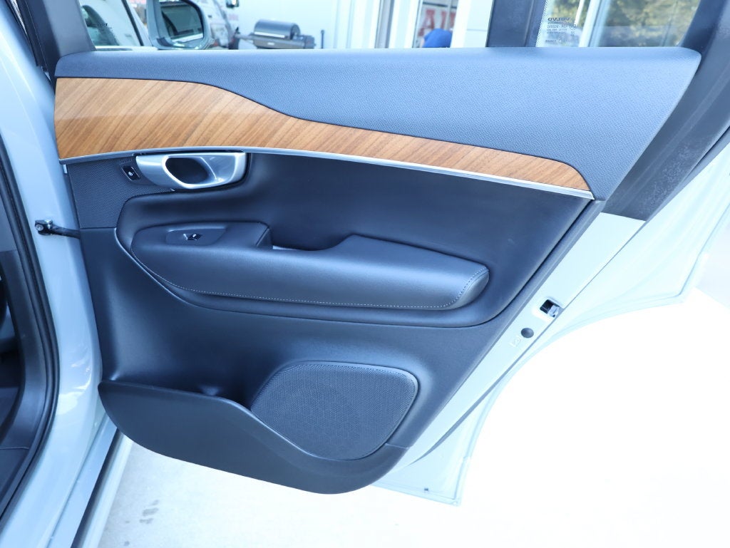 2024 Volvo XC90 Plus Bright Theme