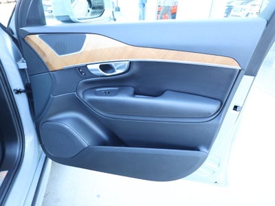 2024 Volvo XC90 Plus Bright Theme