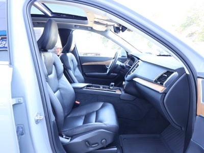 2024 Volvo XC90 Plus Bright Theme
