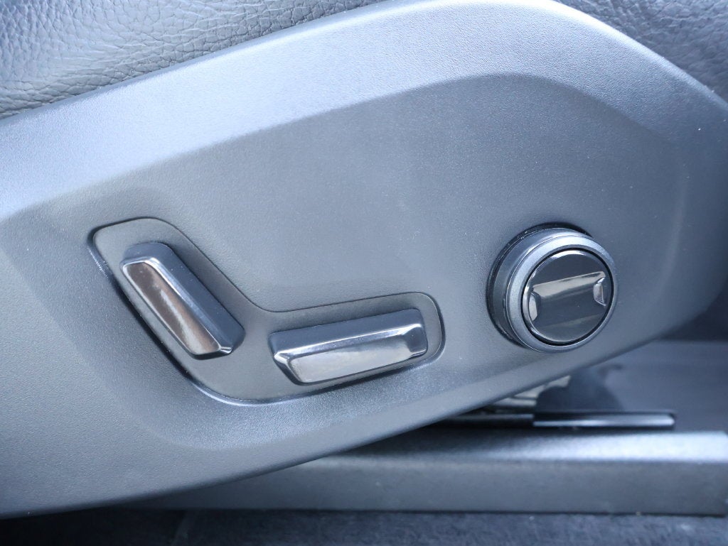 2024 Volvo XC90 Plus Bright Theme