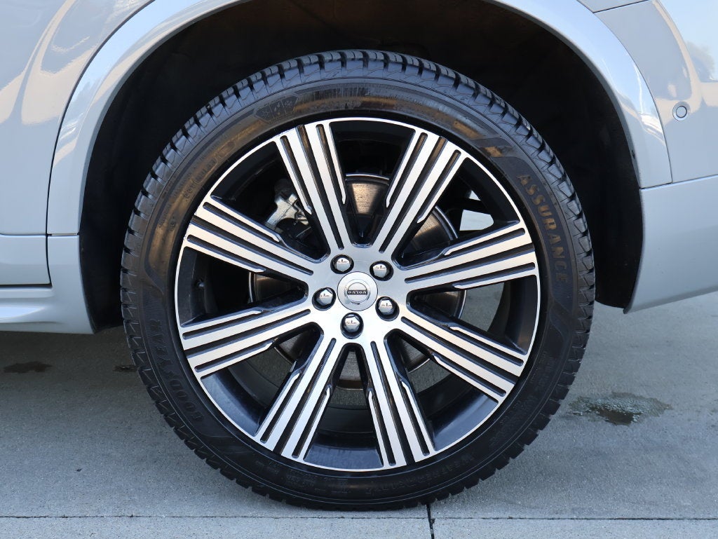 2024 Volvo XC90 Plus Bright Theme